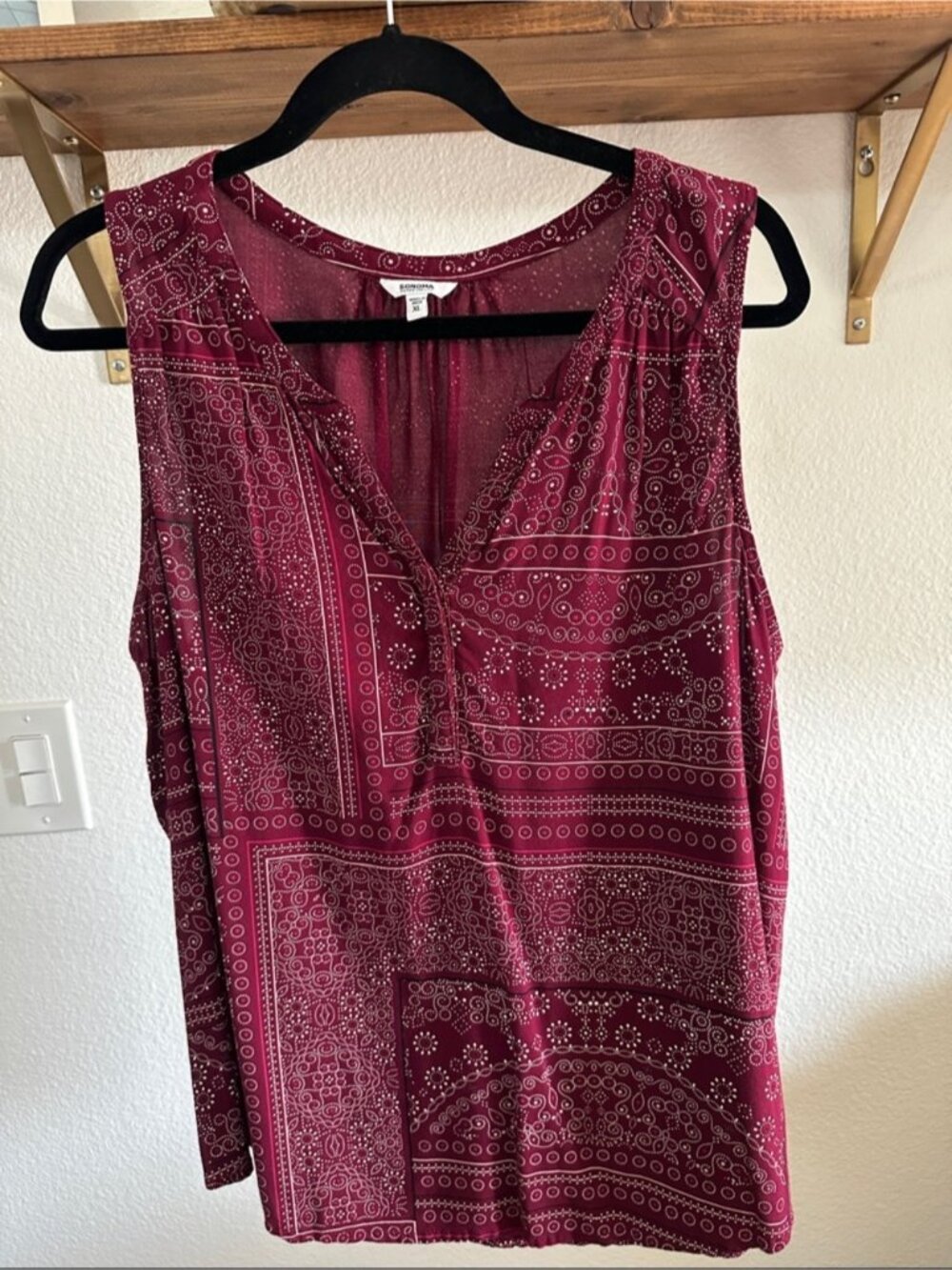 Sleeveless Bandana Print V-Neck Top